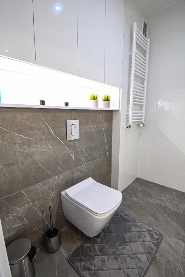 Apartament Villa Park Przy Plazy Z Widokiem Na Jezioro, Taras 50 M2 Ostroda Luaran gambar
